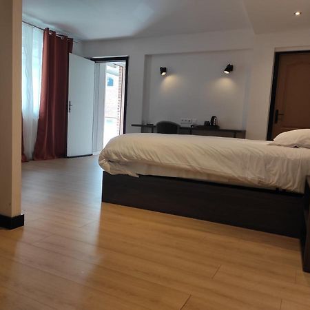 Modern'Hotel Valenciennes Exterior foto
